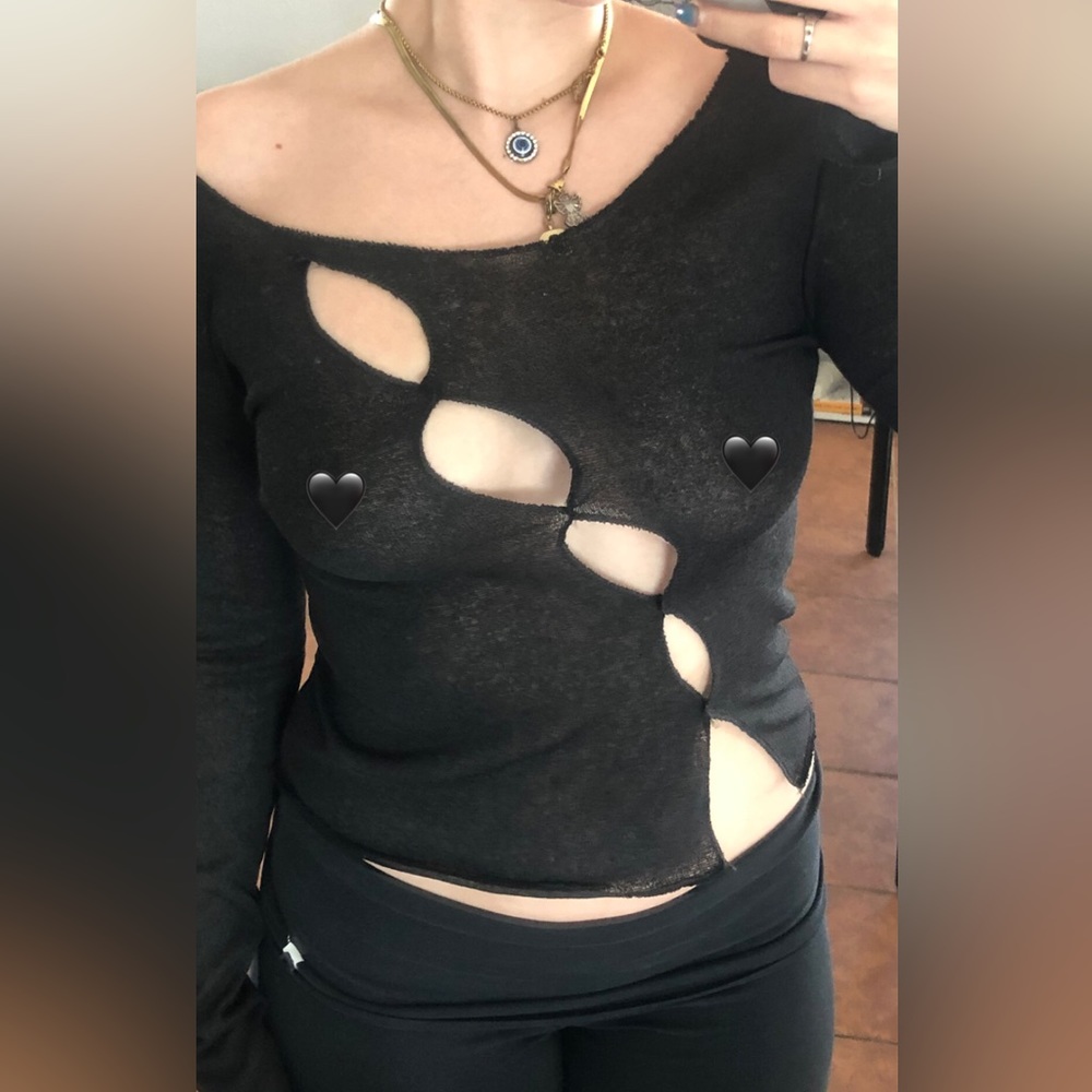 Diagonal slit SHEER long sleeve boat neck in SMALL